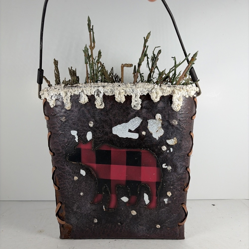 Metal Rustic Cabin BEAR Design Wall Pocket Handle Leather Winter